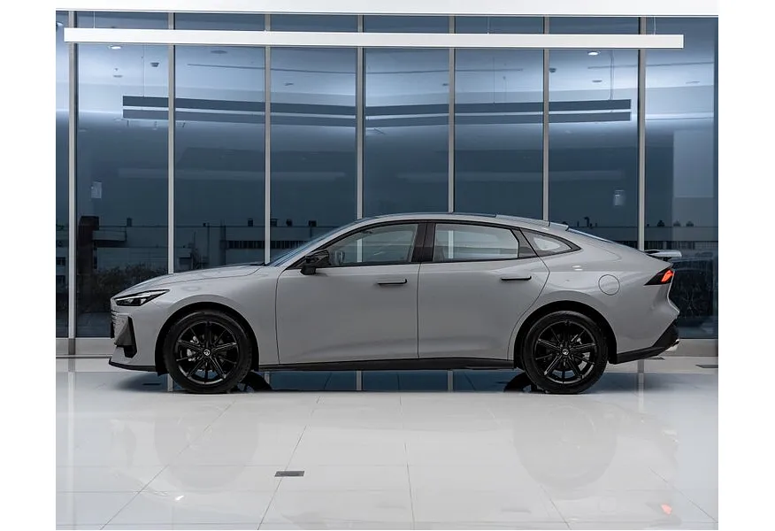 Changan UNI-V 1.5 AMT (181 л.с.) Tech Серый в АВИЛОН. Слайд №2