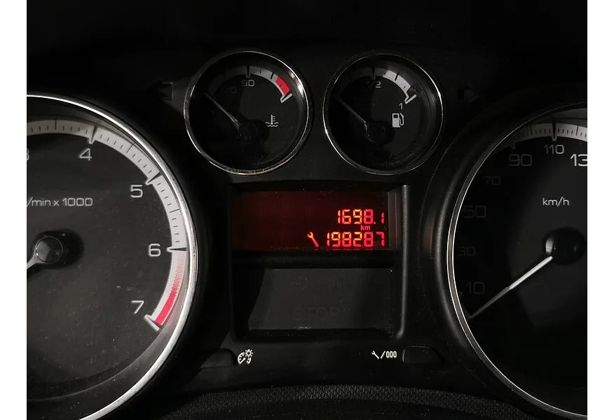 Peugeot 308 1.6 MT (120 л.с.) Синий в АВИЛОН. Слайд №18