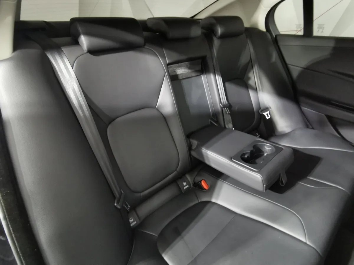 Jaguar XE 2.0 D AT AWD (180 л.с.) Prestige Черный в АВИЛОН. Слайд №15