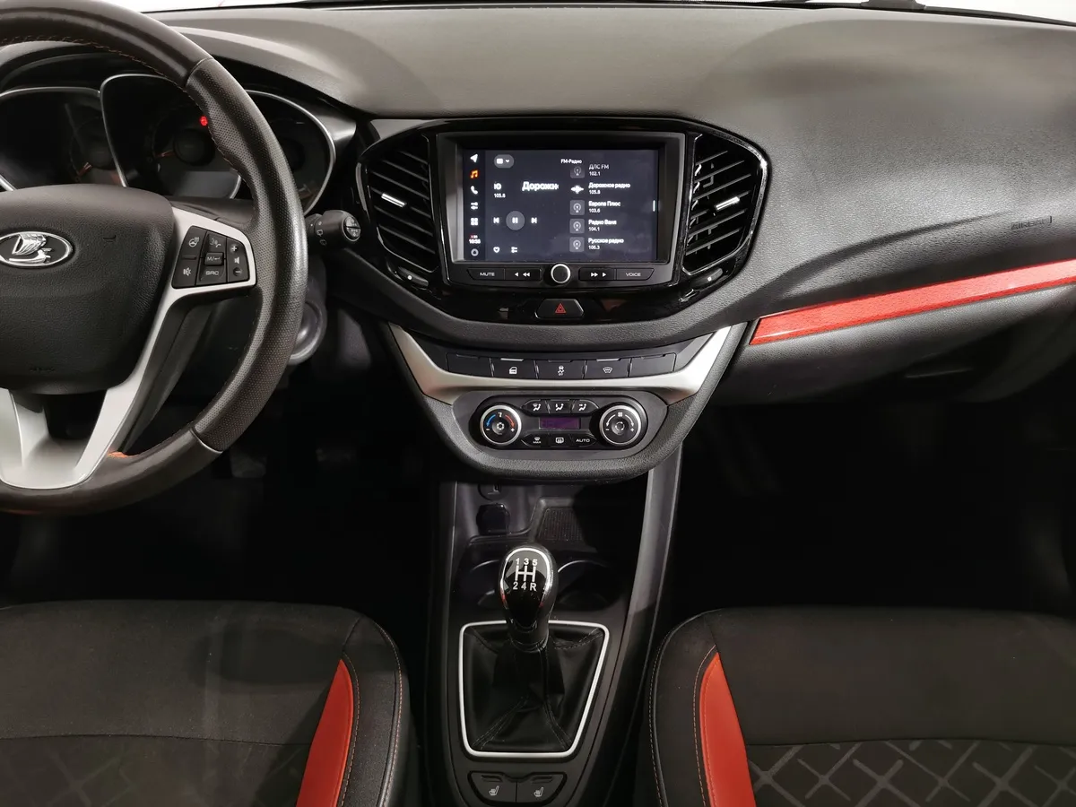 ВАЗ (Lada) Vesta 1.8 MT (122 л.с.) Оранжевый в АВИЛОН. Слайд №14