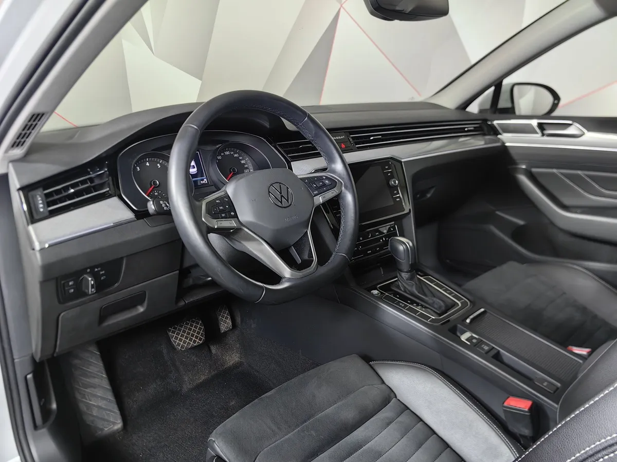 Volkswagen Passat 1.4 TSI DSG (150 л.с.) Business Белый в АВИЛОН. Слайд №18