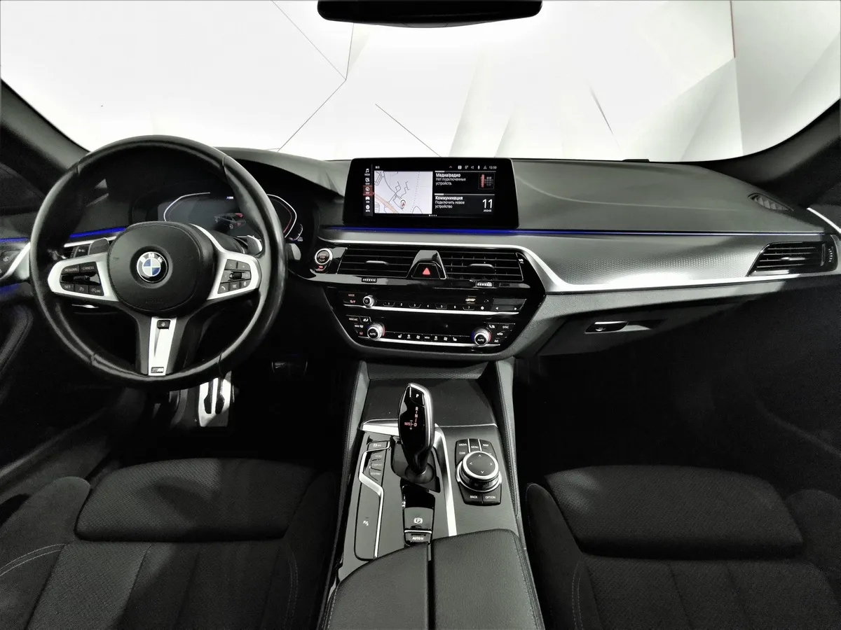 BMW 5 серия 520d xDrive Steptronic (190 л.с.) M Sport Черный в АВИЛОН. Слайд №11