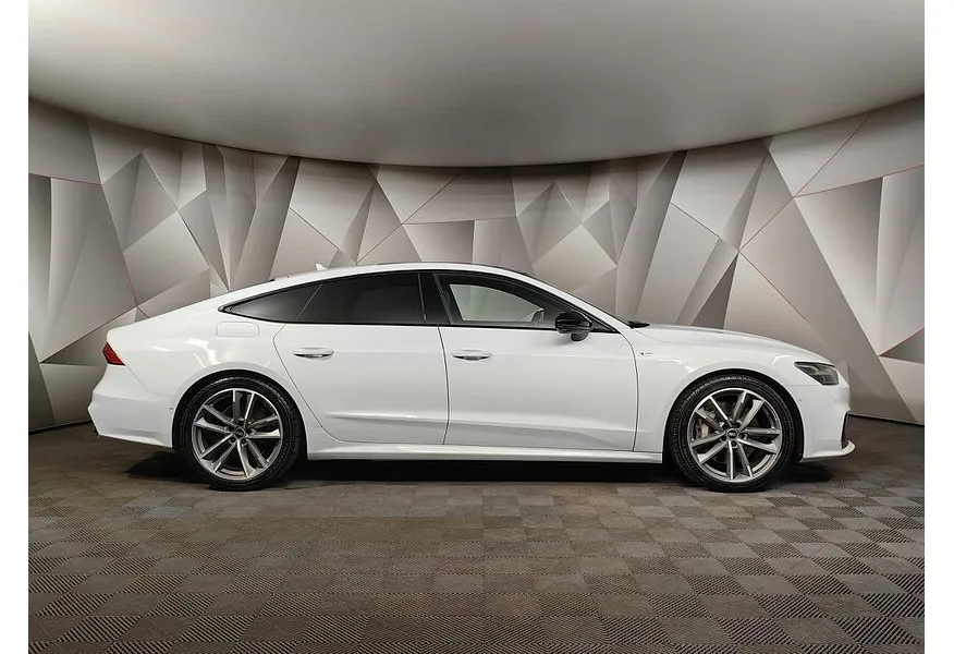 Audi A7 55 TFSI quattro S tronic (340 л.с.) Белый в АВИЛОН. Слайд №6