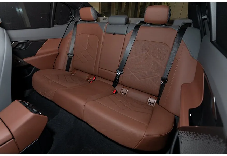 BMW 5 серия 530i xDrive AT (252 л.с.) Серый в АВИЛОН. Слайд №9