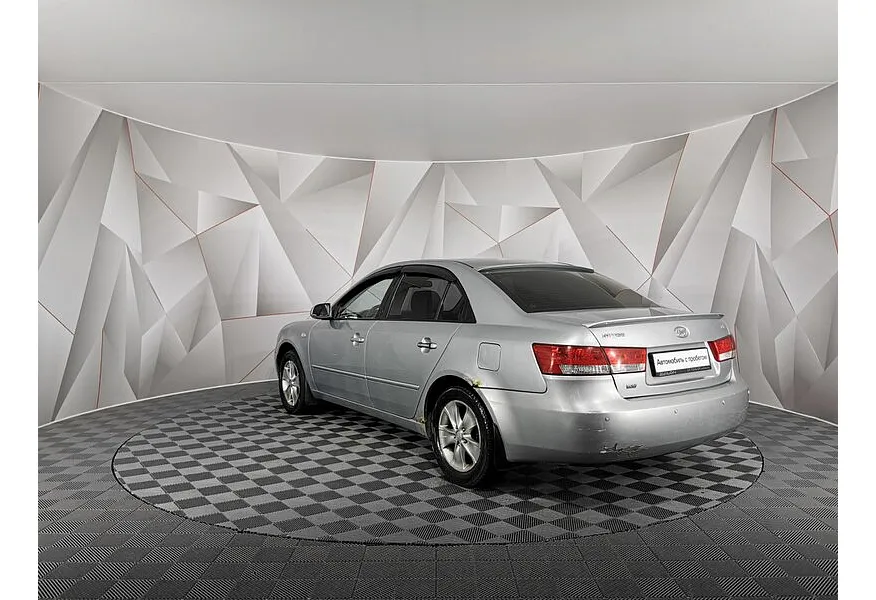 Hyundai Sonata 2.0 MT (144 л.с.) Серебристый в АВИЛОН. Слайд №4