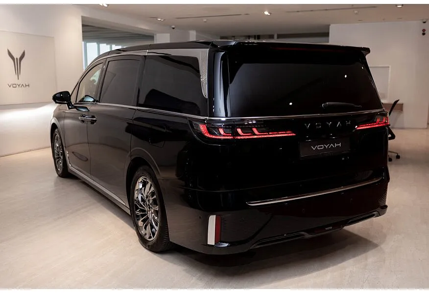 Voyah Dream EVR long range 1.5 AT AWD (422 л.с.) Черный в АВИЛОН. Слайд №4