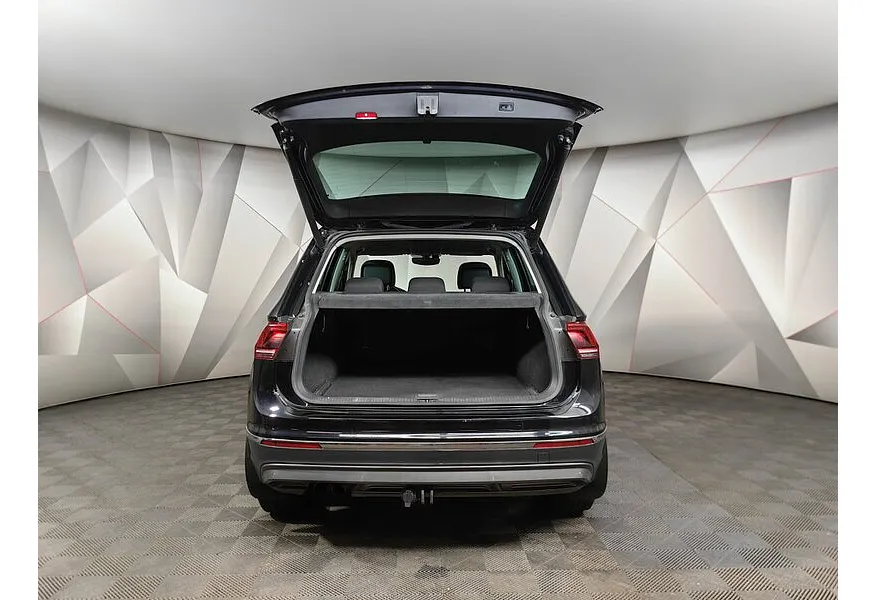 Volkswagen Tiguan 2.0 TDI 4Motion DSG (150 л.с.) Sportline Черный в АВИЛОН. Слайд №16
