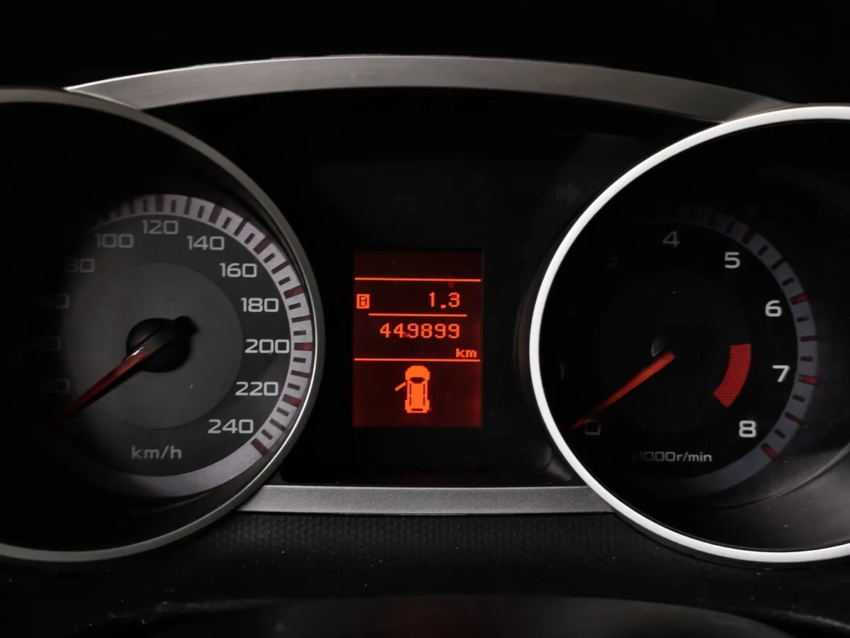 Mitsubishi Outlander 3.0 AT 4WD (223 л.с.) Черный в АВИЛОН. Слайд №12