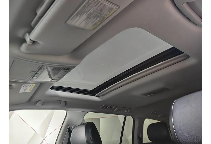 Toyota Land Cruiser 4.5 Twin-Turbo D AT 4WD (5 мест) (235 л.с.) Престиж Черный в АВИЛОН. Слайд №22