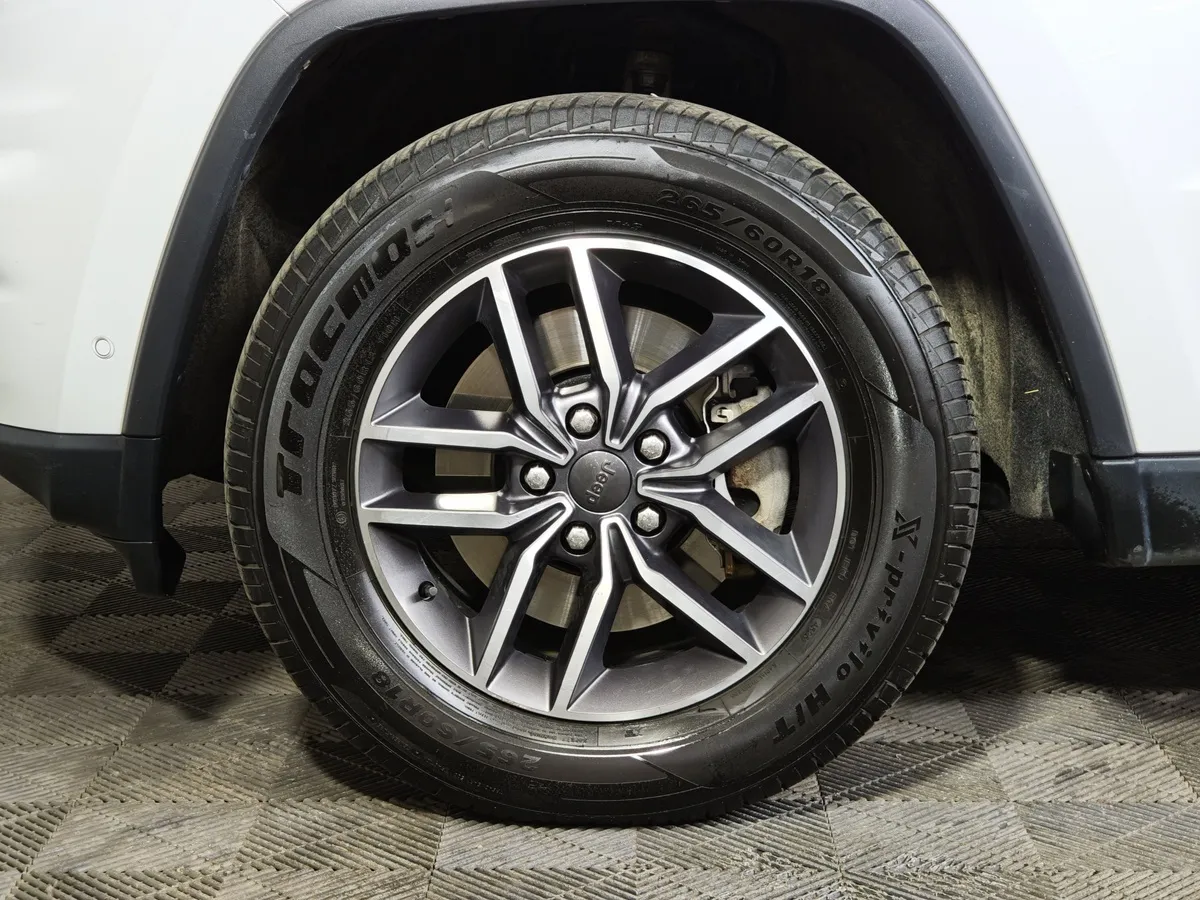 Jeep Grand Cherokee 3.0 AT AWD (238 л.с.) Limited Белый в АВИЛОН. Слайд №9