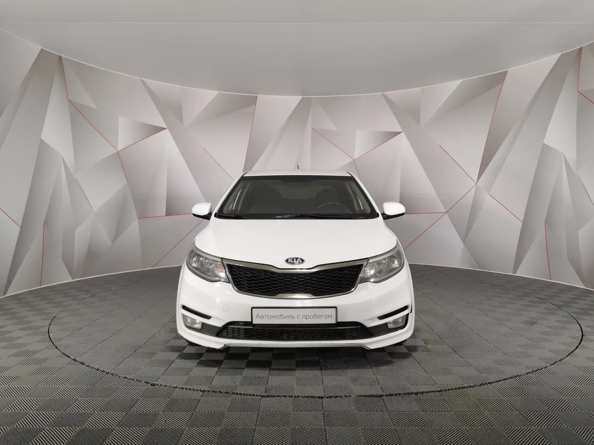 Kia Rio 1.6 MT (123 л.с.) Comfort Белый в АВИЛОН. Слайд №7
