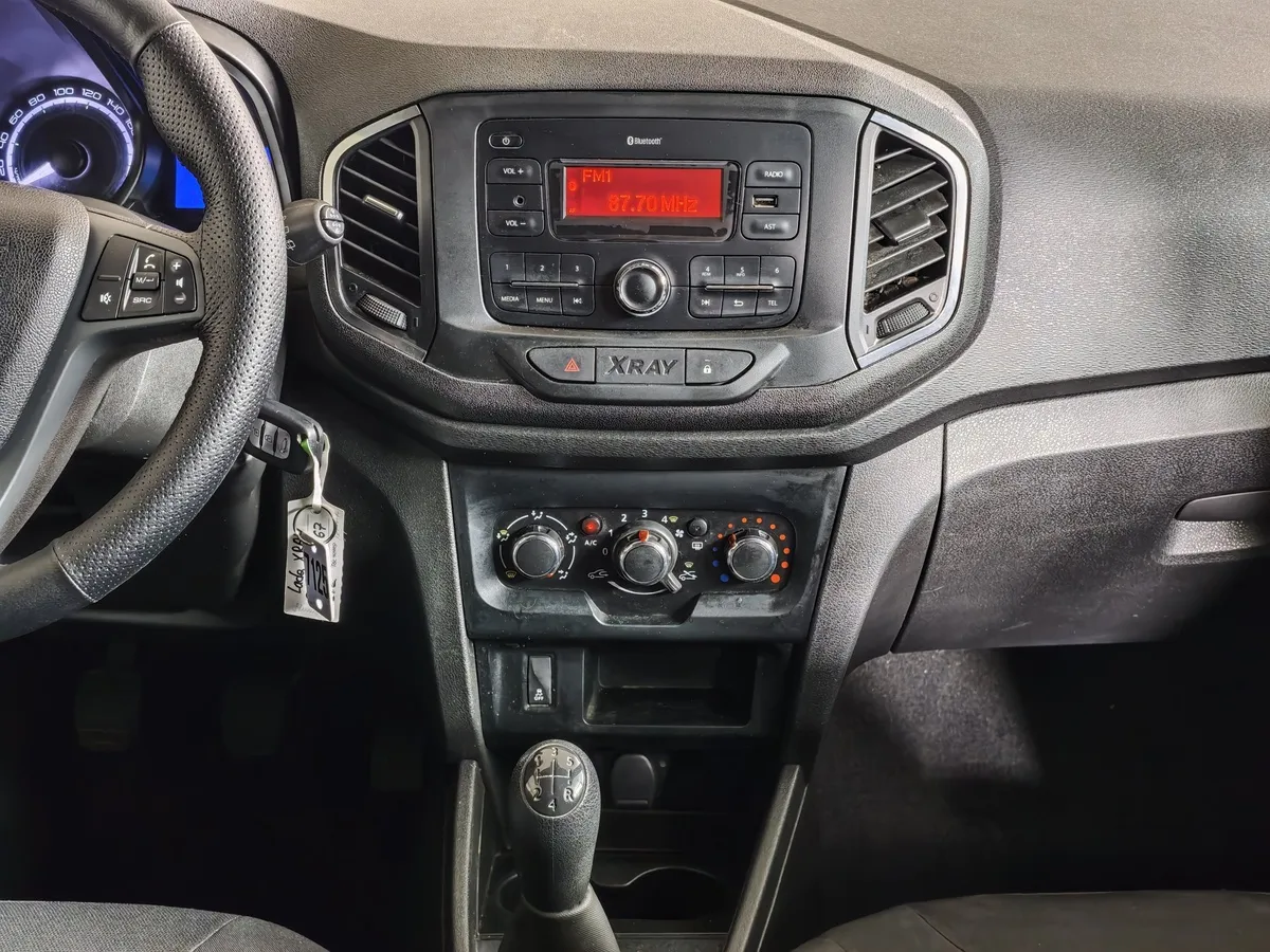 ВАЗ (Lada) XRAY 1.6 MT (106 л.с.) Белый в АВИЛОН. Слайд №15
