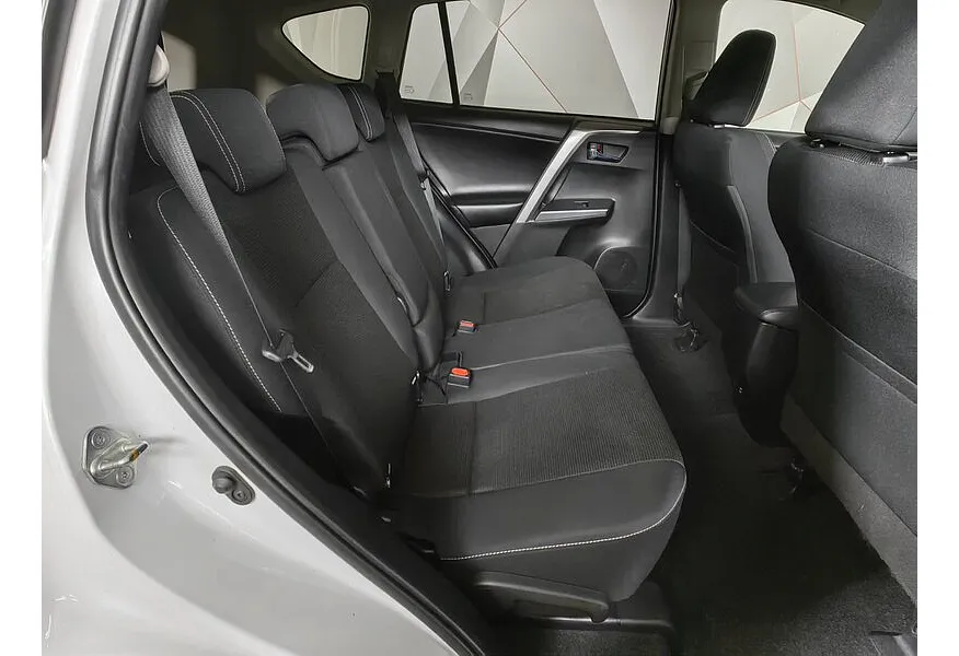 Toyota RAV4 2.2 TD AT (150 л.с.) Белый в АВИЛОН. Слайд №16