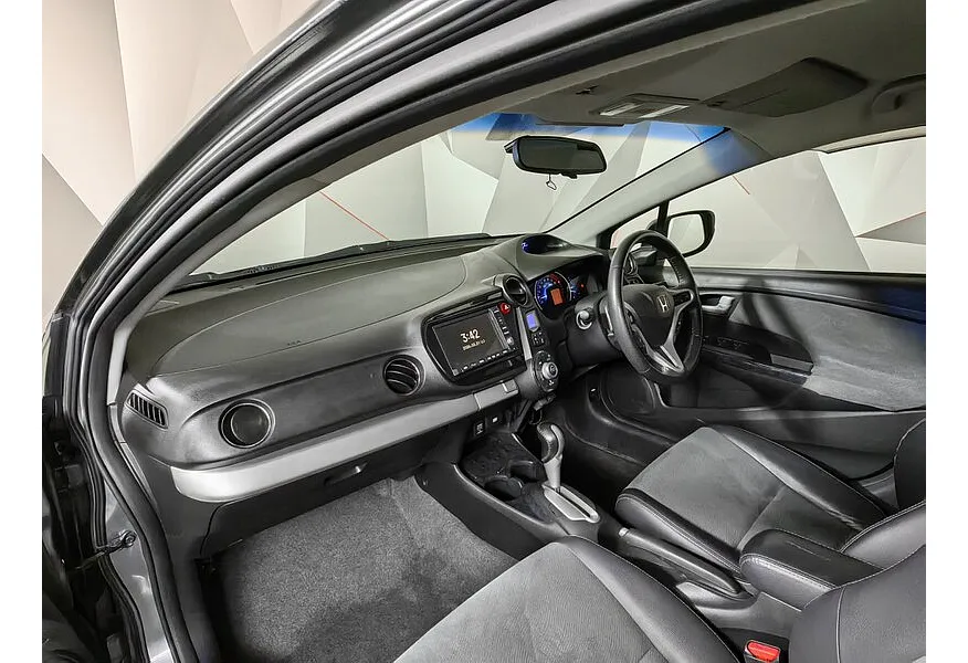 Honda Insight 1.3 CVT (88 л.с.) Серый в АВИЛОН. Слайд №18 Honda Insight 1.3 CVT (88 л.с.) Серый в АВИЛОН. Слайд №18