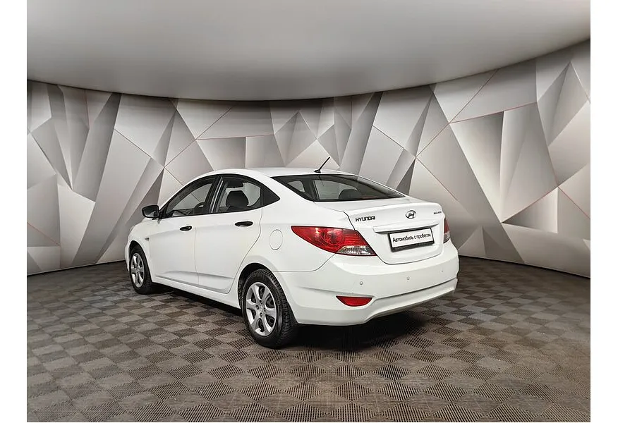 Hyundai Solaris 1.4 MT (107 л.с.) Classic Белый в АВИЛОН. Слайд №4