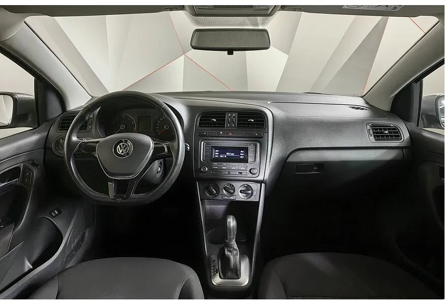 Volkswagen Polo 1.6 MPI AT (110 л.с.) Drive Серебристый в АВИЛОН. Слайд №14