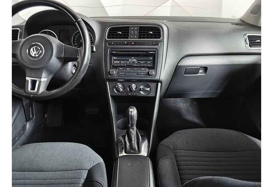 Volkswagen Polo 1.4 DSG (85 л.с.) Comfortline Красный в АВИЛОН. Слайд №14