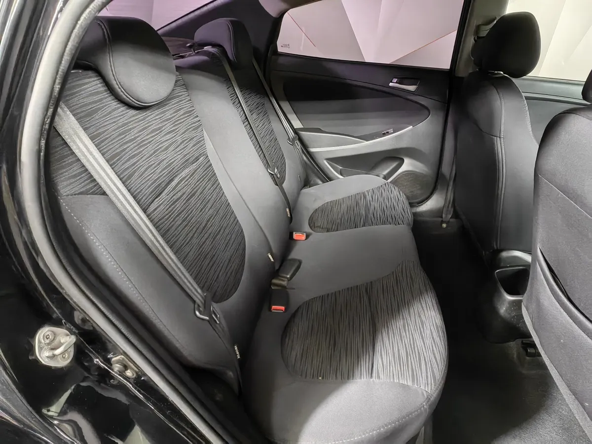 Hyundai Solaris 1.6 AT (123 л.с.) Comfort Черный в АВИЛОН. Слайд №15
