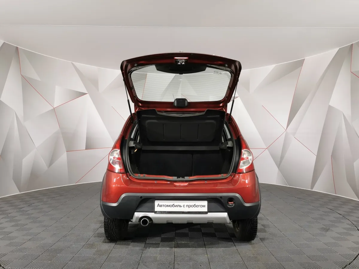 Renault Sandero 1.6 AT (103 л.с.) Stepway Красный в АВИЛОН. Слайд №10
