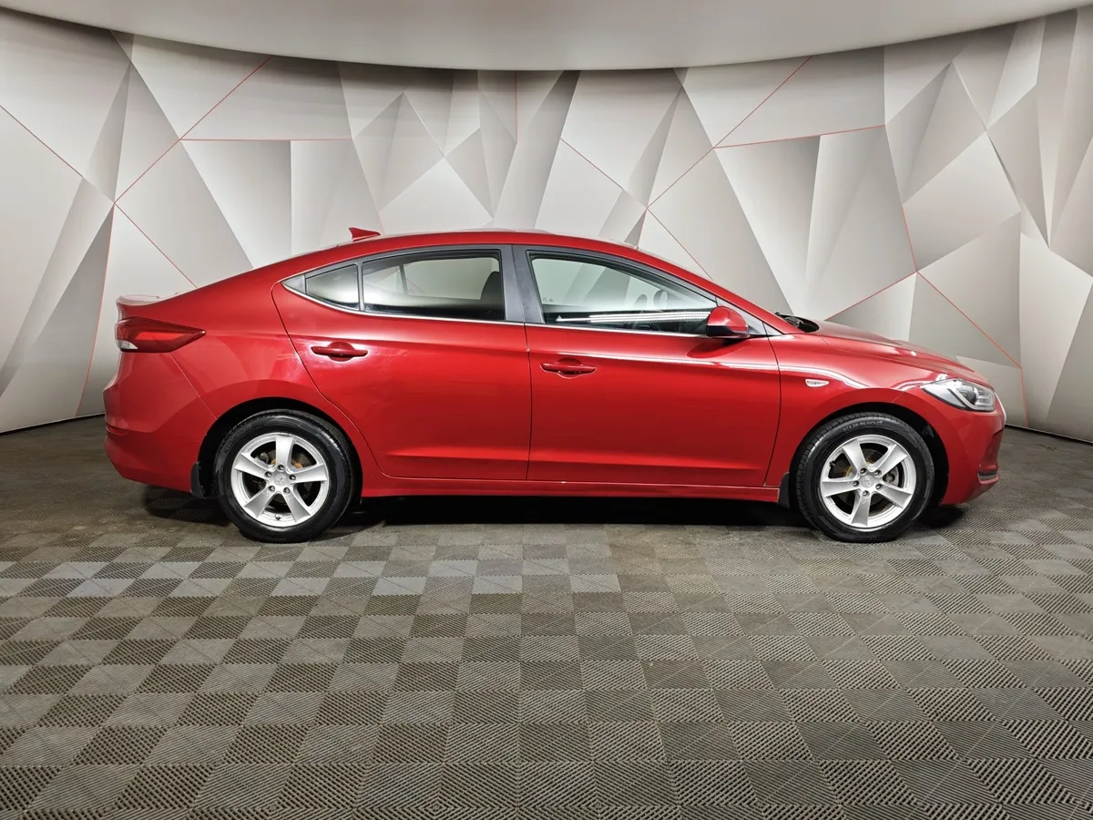 Hyundai Elantra 1.6 AT (128 л.с.) Active Красный в АВИЛОН. Слайд №6
