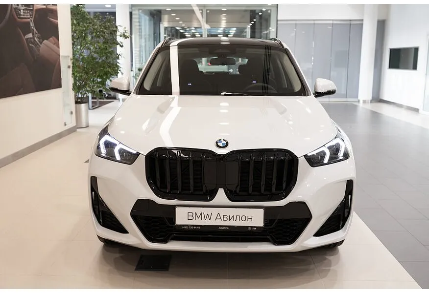BMW X1 xDrive25 Li (204 л.с.) Белый в АВИЛОН. Слайд №4