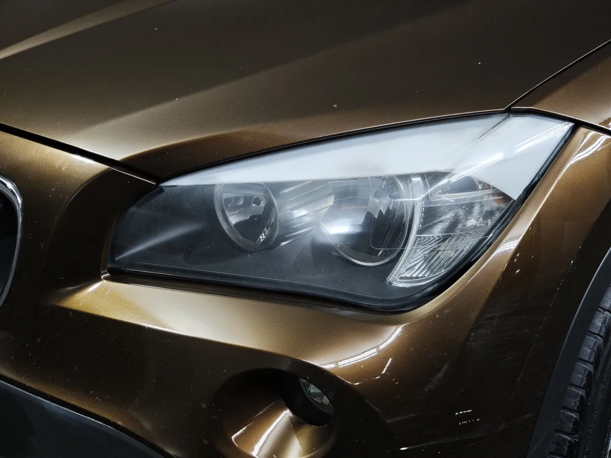 BMW X1 sDrive18i AT (150 л.с.) Base Локальная сборка Коричневый в АВИЛОН. Слайд №8