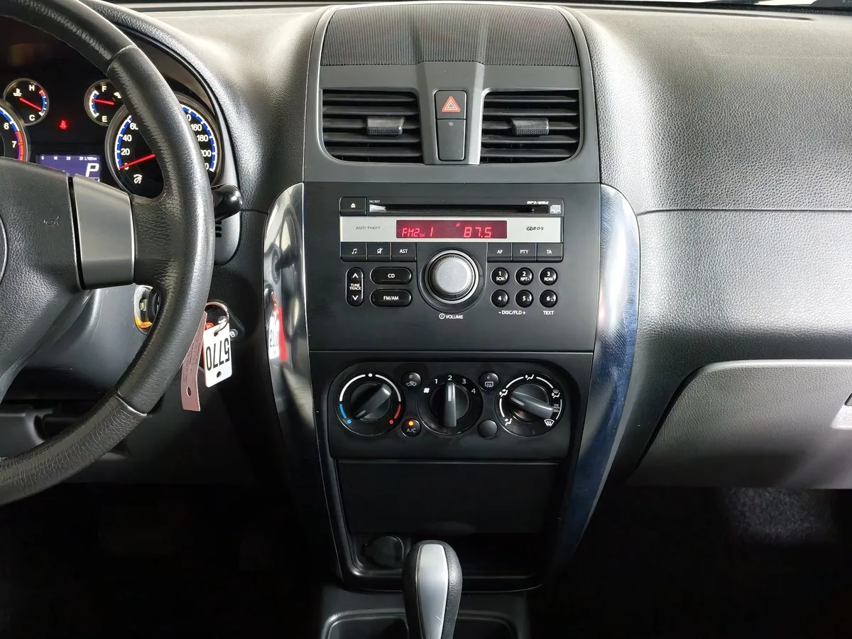 Suzuki SX4 1.6 AT (112 л.с.) GL+ Серебристый в АВИЛОН. Слайд №15