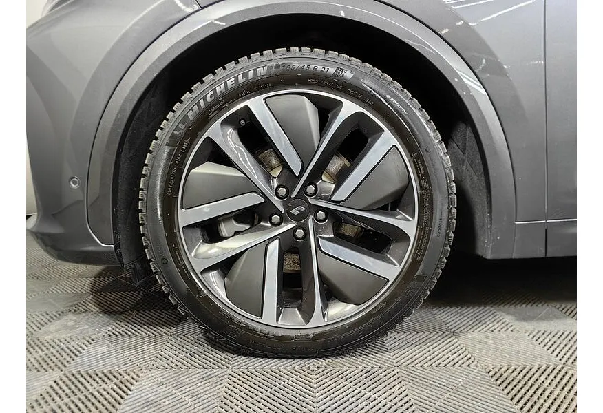 Li Auto L7 1.5 AT 4WD (449 л.с.) Max Серый в АВИЛОН. Слайд №9