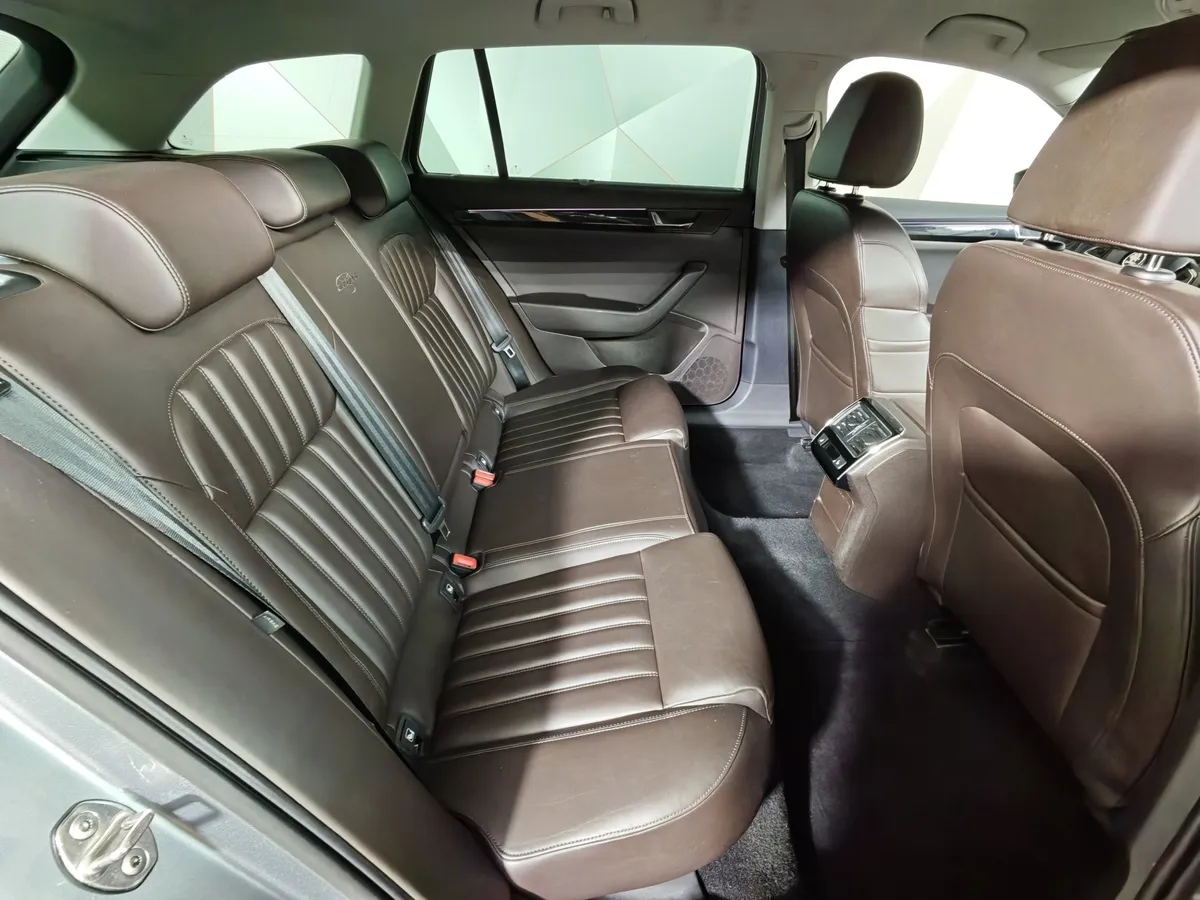 Skoda Superb 1.8 TSI DSG (180 л.с.) Серый в АВИЛОН. Слайд №16