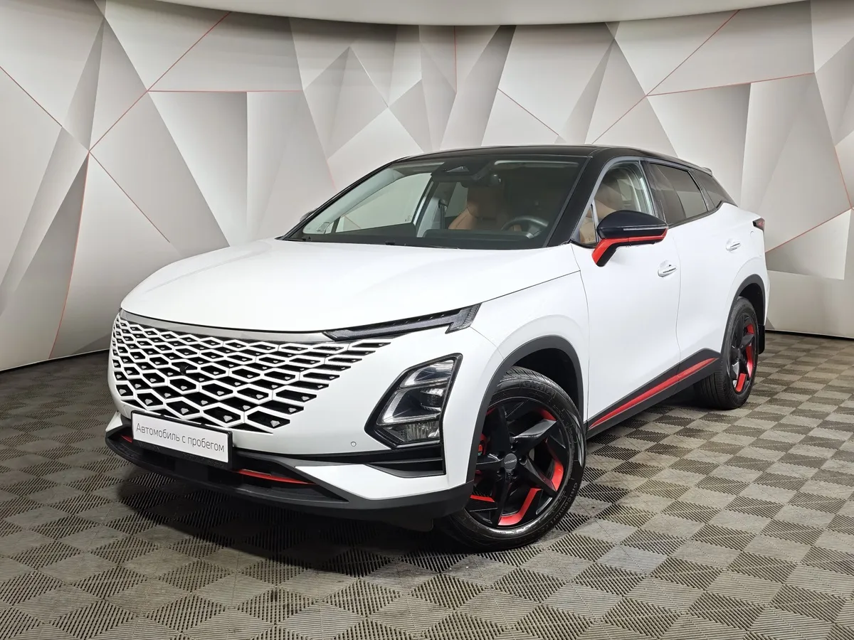 АВИЛОН - Omoda C5 1.6T DCT 4WD (150 л.с.) Supreme (двухцветный, красные элементы экстерьера) Белый - slide 10252536