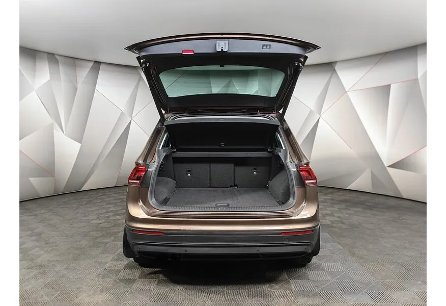 Volkswagen Tiguan 1.4 TSI 4Motion DSG (150 л.с.) Connect Коричневый в АВИЛОН. Слайд №12