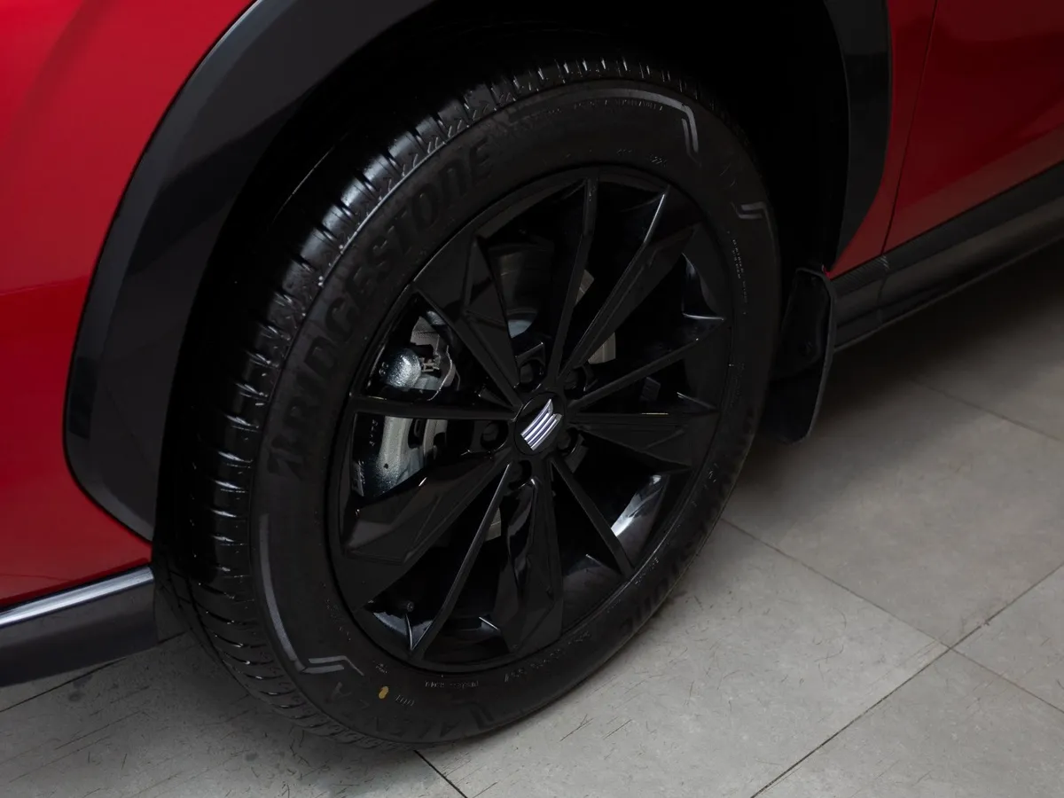 Москвич М70 1.5 DCT FWD (150 л.с.) Драйв Красный в АВИЛОН. Слайд №16