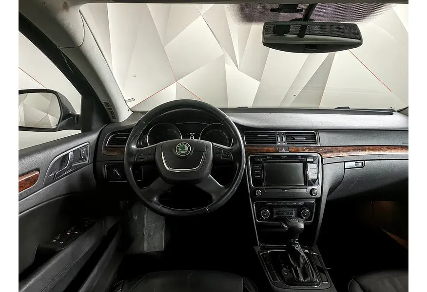 Skoda Superb 1.8 TSI DSG (152 л.с.) Черный в АВИЛОН. Слайд №18