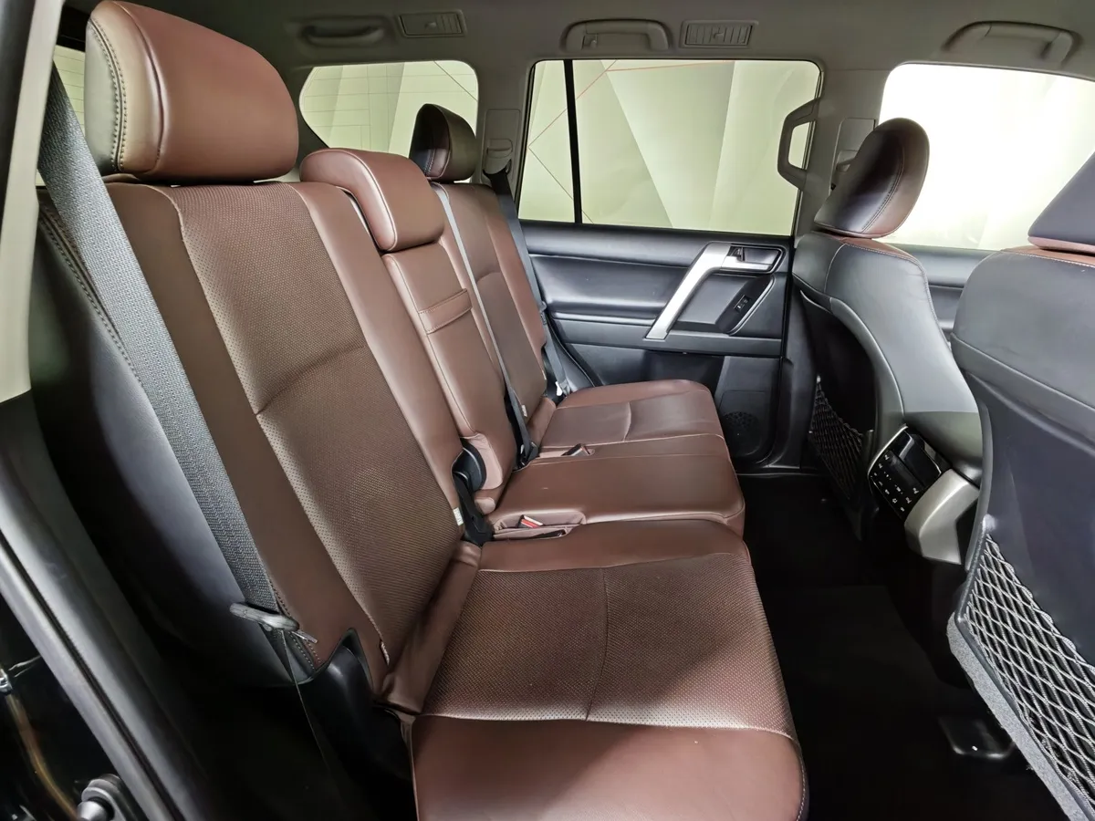 Toyota Land Cruiser Prado 4.0 AT AWD (249 л.с.) Черный в АВИЛОН. Слайд №15