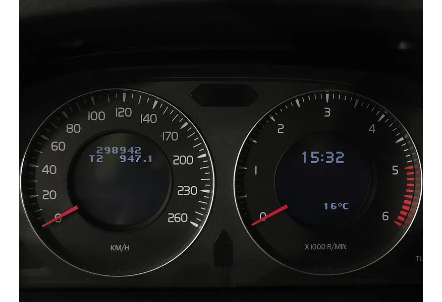 Volvo XC70 2.4 D5 Geartronic AWD (185 л.с.) Коричневый в АВИЛОН. Слайд №18