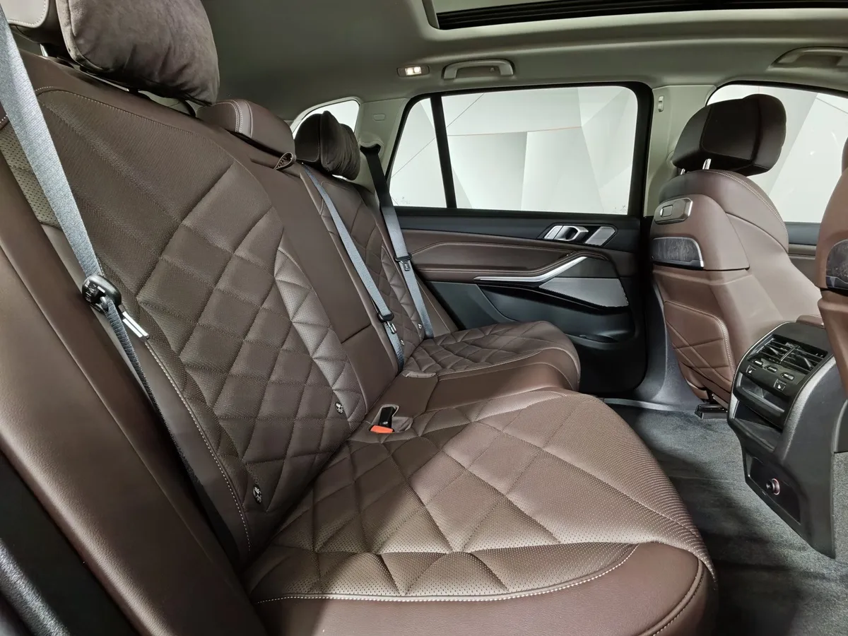 BMW X5 xDrive30Li (258 л.с) X Черный в АВИЛОН. Слайд №14