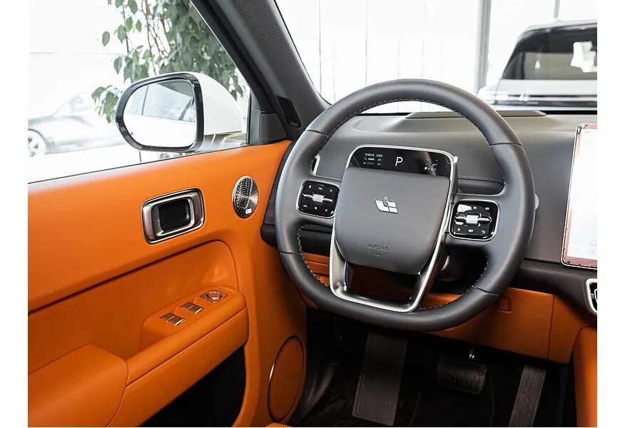 Li Auto L9 1.5 AT 4WD (449 л.с.) Ultra Белый в АВИЛОН. Слайд №8