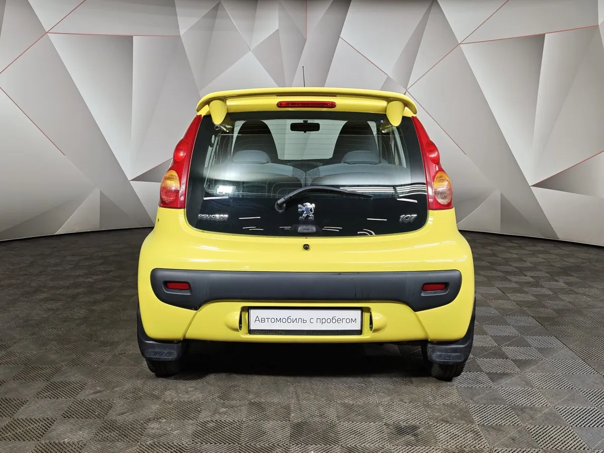 Peugeot 107 1.0 MT (68 л.с.) Active Желтый в АВИЛОН. Слайд №8