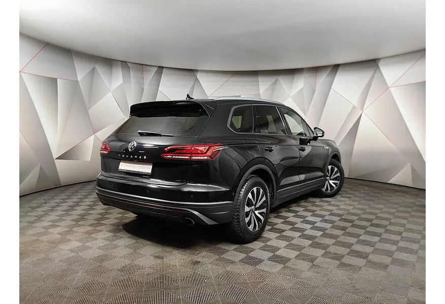 Volkswagen Touareg 2.0 TSI Tiptronic 4Motion (249 л.с.) Respect Черный в АВИЛОН. Слайд №2
