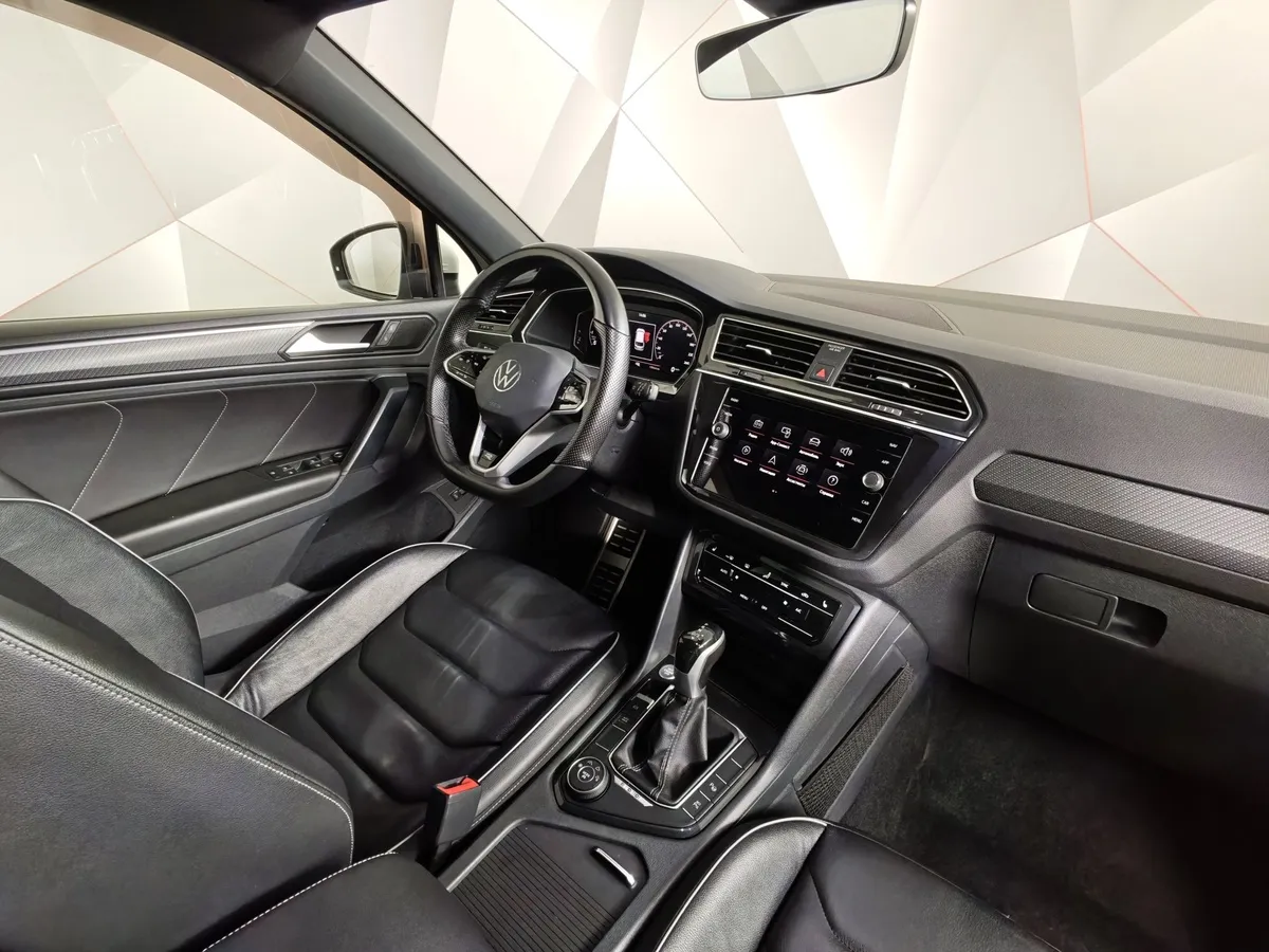 Volkswagen Tiguan 2.0 TSI 4Motion DSG (220 л.с.) R-Line Белый в АВИЛОН. Слайд №13