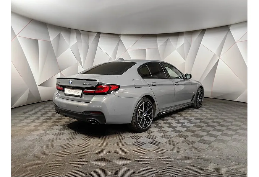 BMW 5 серия 530d xDrive Steptronic (249 л.с.) Base (Локальная сборка) Серый в АВИЛОН. Слайд №2