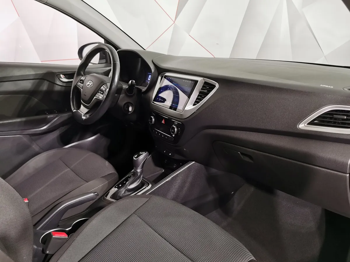 Hyundai Solaris 1.6 MT (123 л.с.) Comfort Черный в АВИЛОН. Слайд №13