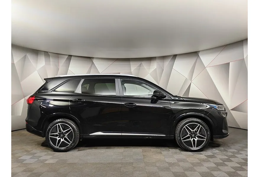 EVOLUTE i-SPACE 1.5 CVT (287 л.с.) Черный в АВИЛОН. Слайд №6