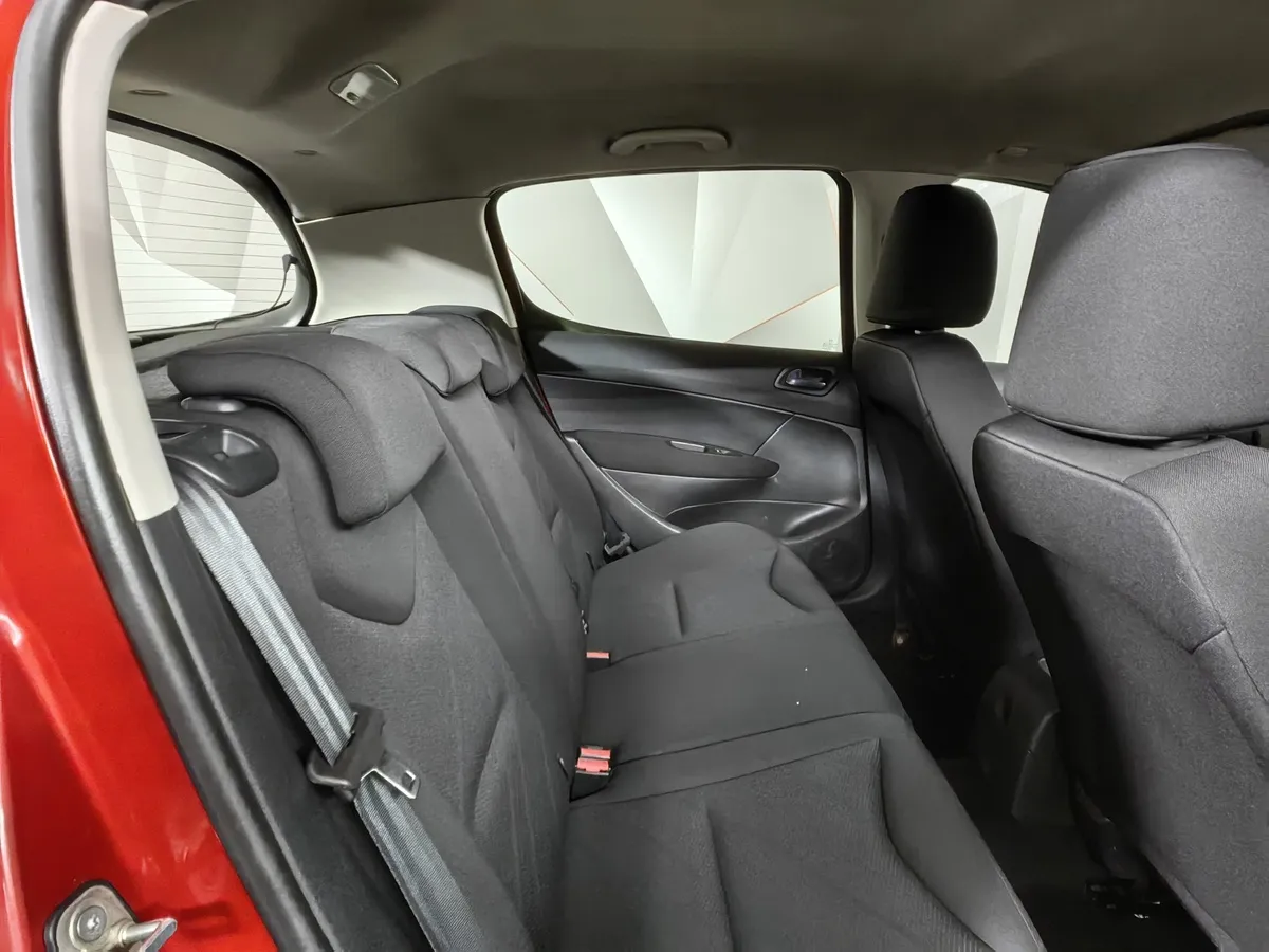 Peugeot 308 1.6 VTi AT (120 л.с.) Красный в АВИЛОН. Слайд №16