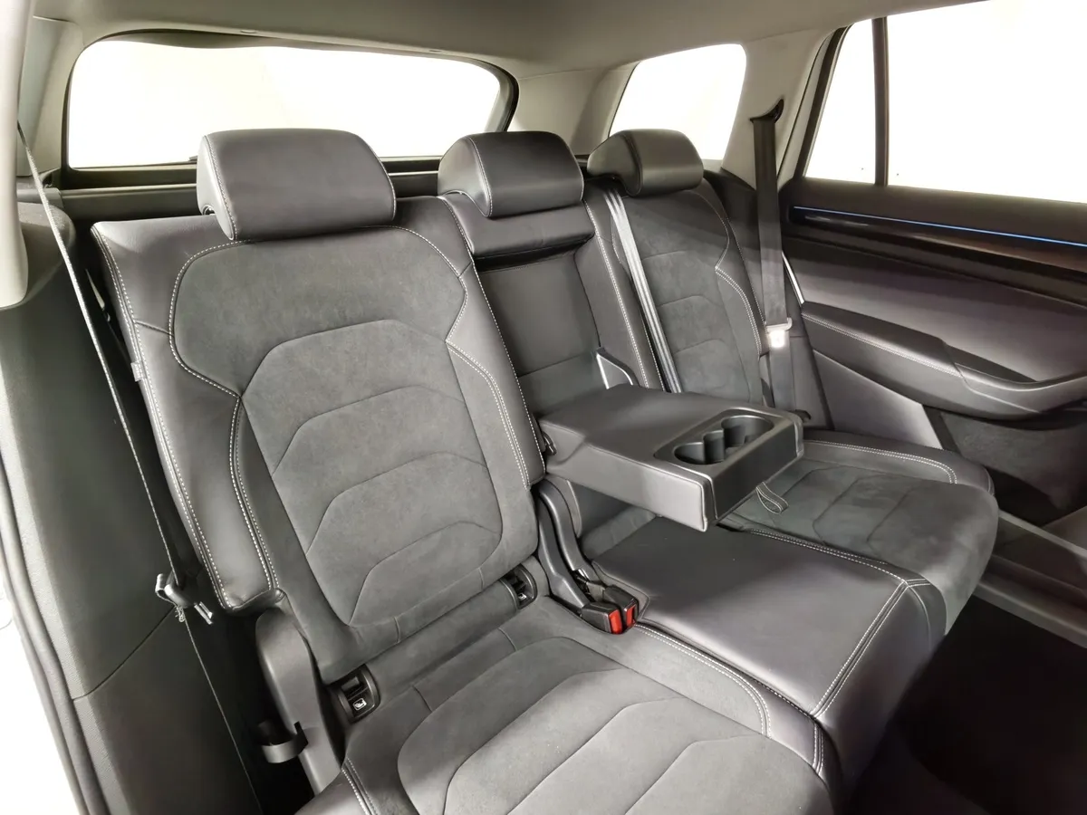Skoda Kodiaq 2.0 TSI DSG 4X4 (180 л.с.) Белый в АВИЛОН. Слайд №17