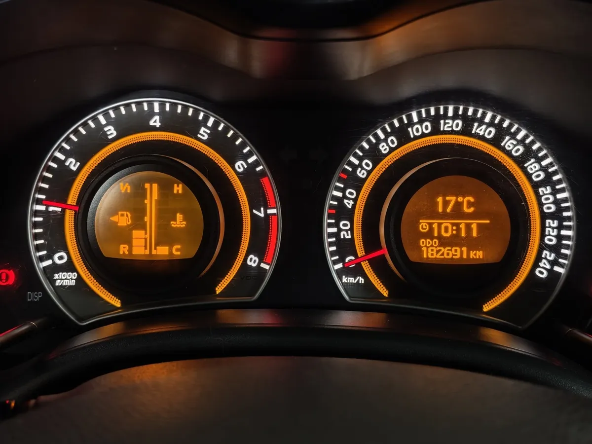 Toyota Corolla 1.6 MT (124 л.с.) Серебристый в АВИЛОН. Слайд №18