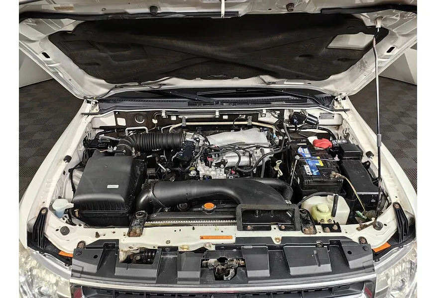 Mitsubishi Pajero 3.5 AT AWD (189 л.с.) Белый в АВИЛОН. Слайд №11 Mitsubishi Pajero 3.5 AT AWD (189 л.с.) Белый в АВИЛОН. Слайд №11