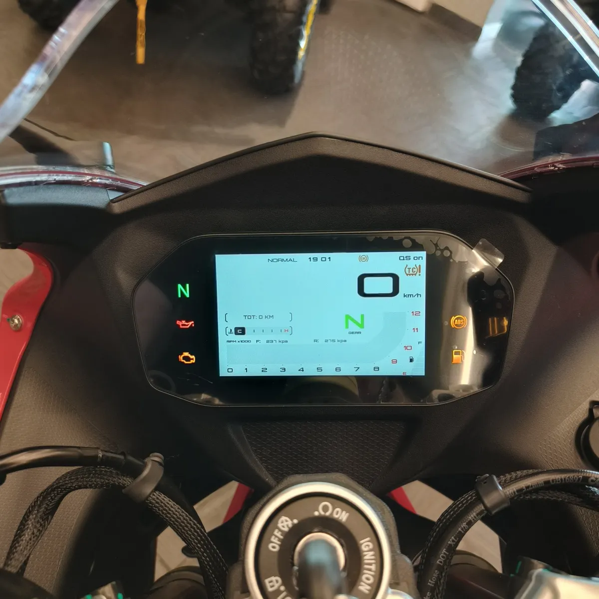 QJMOTOR SRK 800 RR 778 см³ (95 л.с.) 778 Красный в АВИЛОН. Слайд №8