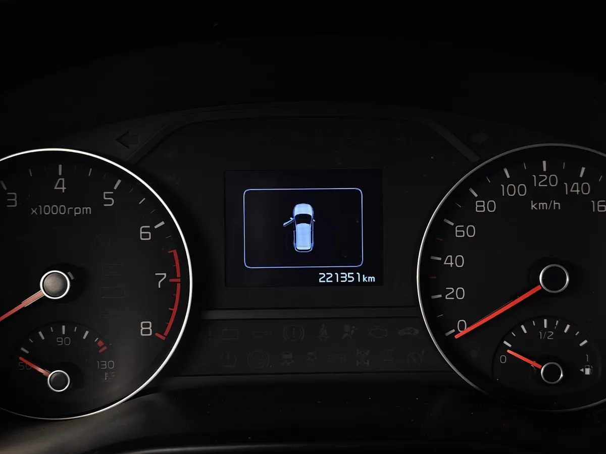 Kia Sportage 2.0 AT (150 л.с.) Серебристый в АВИЛОН. Слайд №18