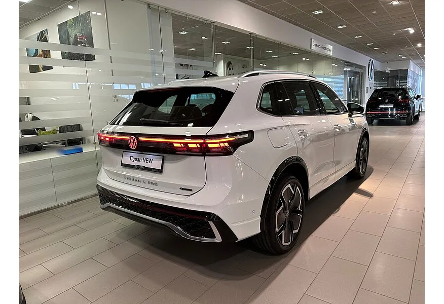 АВИЛОН - Volkswagen Tiguan 380 TSI 2.0 DSG 4WD (220 л.с.) R-Line Белый - slide 4